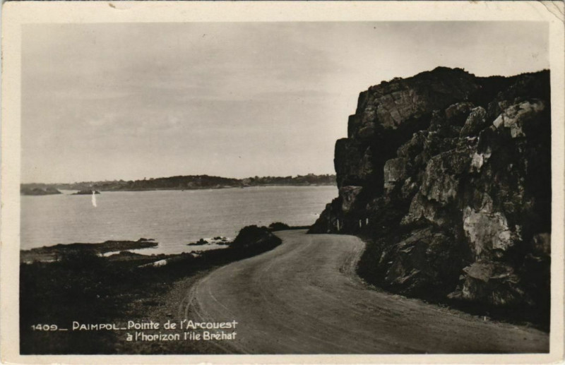 Carte postale ancienne Paimpol Pointe de l'Arcouest a l'Horizon l'Ile Brehat à Paimpol