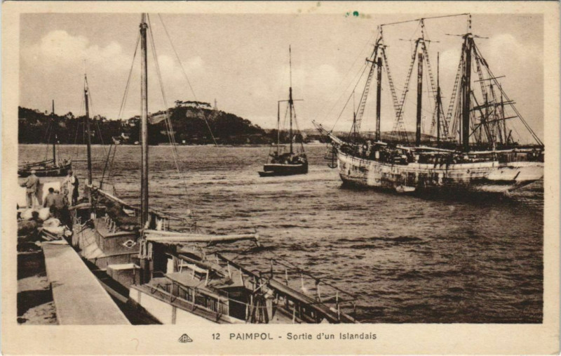 Carte postale ancienne Paimpol Sortie d'un Islandais à Paimpol