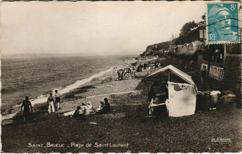 Carte postale ancienne Saint-Brieuc Plage de Saint-Laurent à Saint-Brieuc