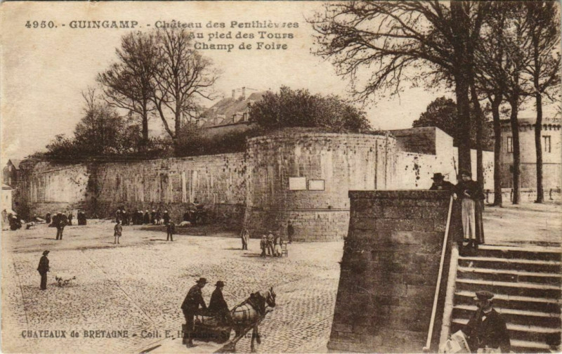 Carte postale ancienne Guingamp Chateau des Penthievres à Guingamp
