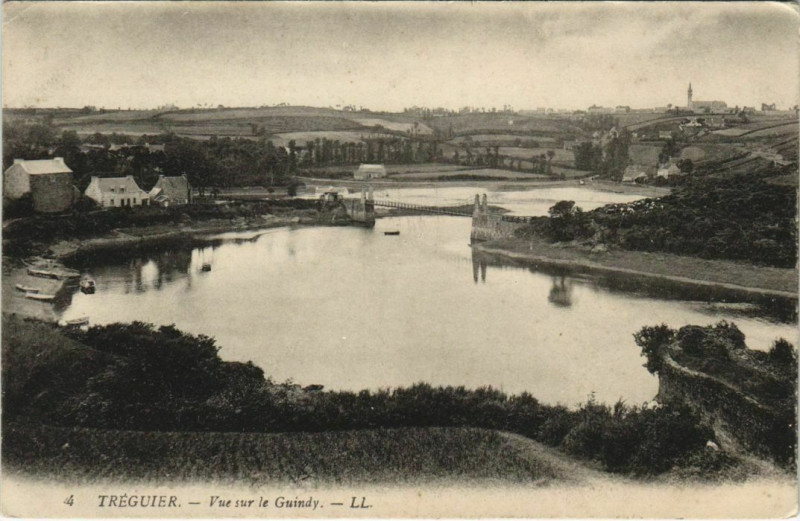 Carte postale ancienne Treguier Vue sur le Guindy