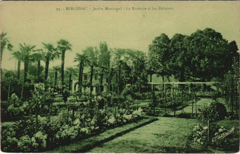 Carte postale ancienne Bergerac Jardin Municipal France