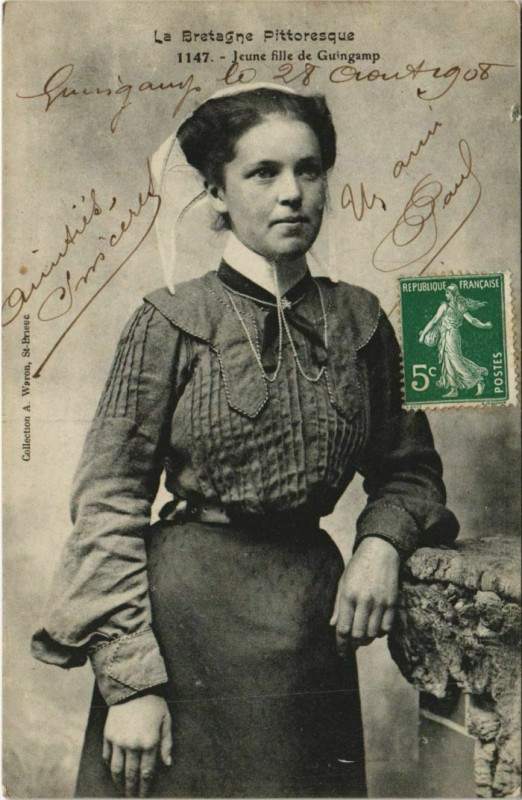 Carte postale ancienne Jeune fille de Guingamp France à Guingamp