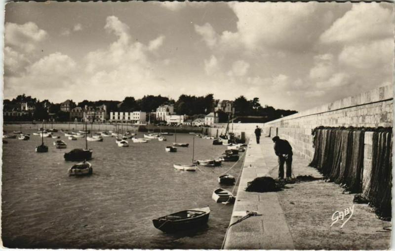 Carte postale ancienne Saint-Quay Portrieux Le Port France à Saint-Quay-Portrieux