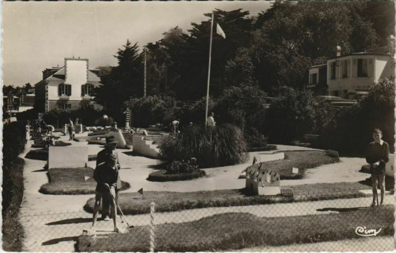 Carte postale ancienne Le Val Andre Le Golf miniature France