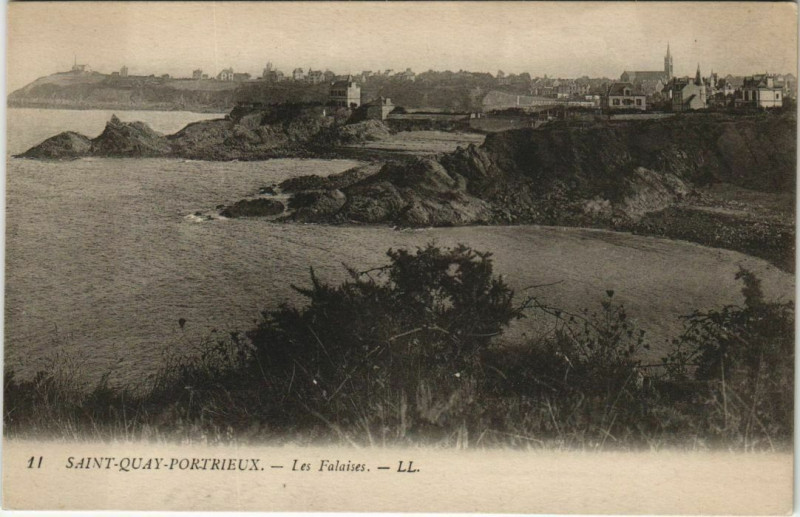Carte postale ancienne Saint-Quay Portrieux Les Falaises France à Saint-Quay-Portrieux