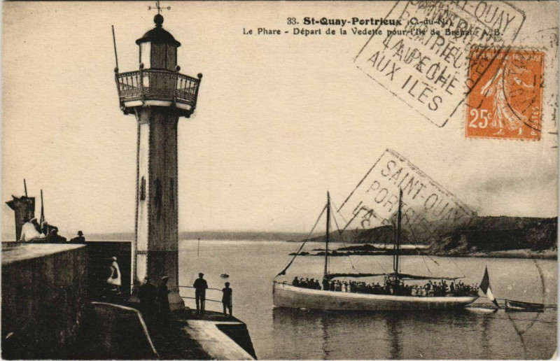 Carte postale ancienne Saint-Quay Portrieux Le Phare France à Saint-Quay-Portrieux