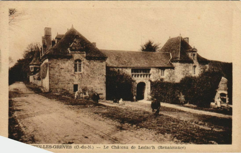 Carte postale ancienne Plestin Les Greves Le Chateau de Leslach France