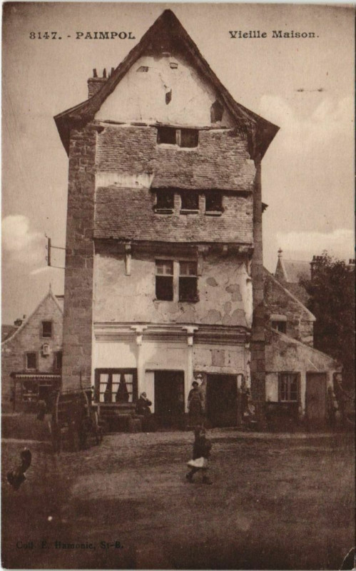 Carte postale ancienne Paimpol Vieille Maison France à Paimpol