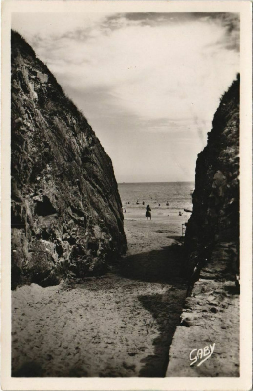 Carte postale ancienne Binic Le Goulet France