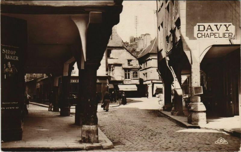Carte postale ancienne Dinan Vieilles Maisons, rue des Cordeliers France à Dinan