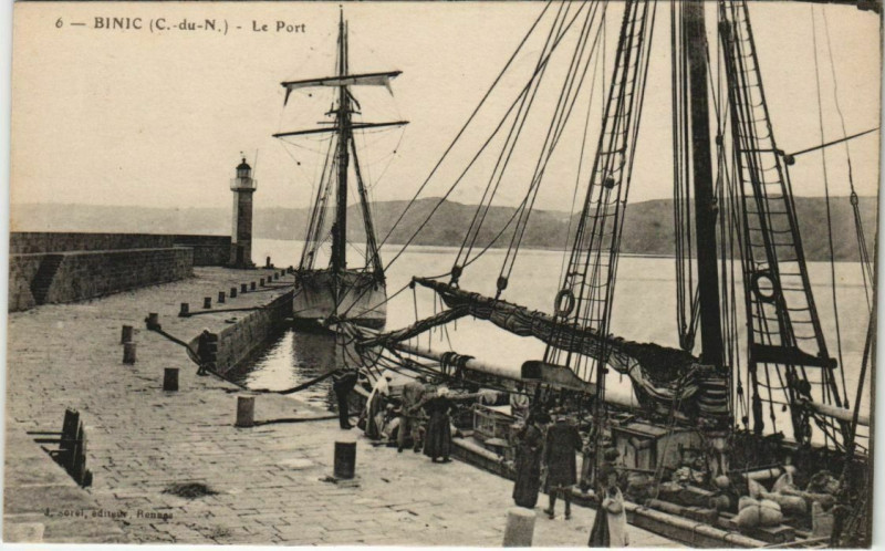 Carte postale ancienne Binic Le Port France