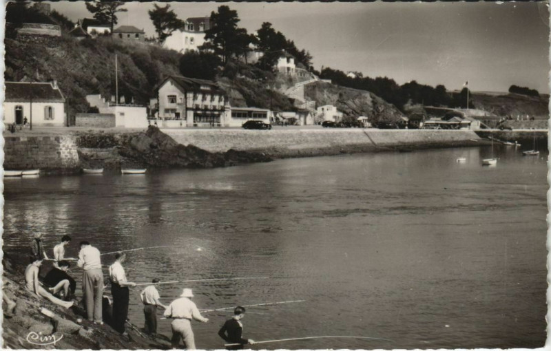Carte postale ancienne Binic Les Pecheurs France