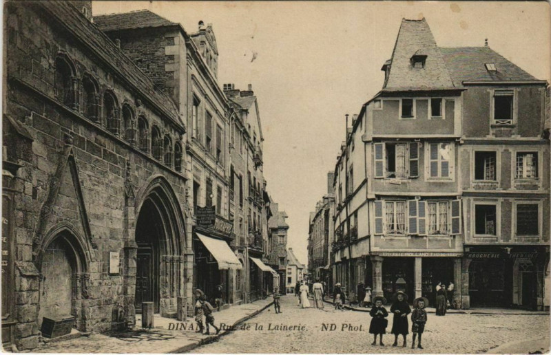 Carte postale ancienne Dinan Rue de la Lainerie France à Dinan