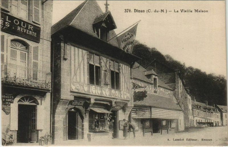 Carte postale ancienne Dinan La Vieille Maison France à Dinan