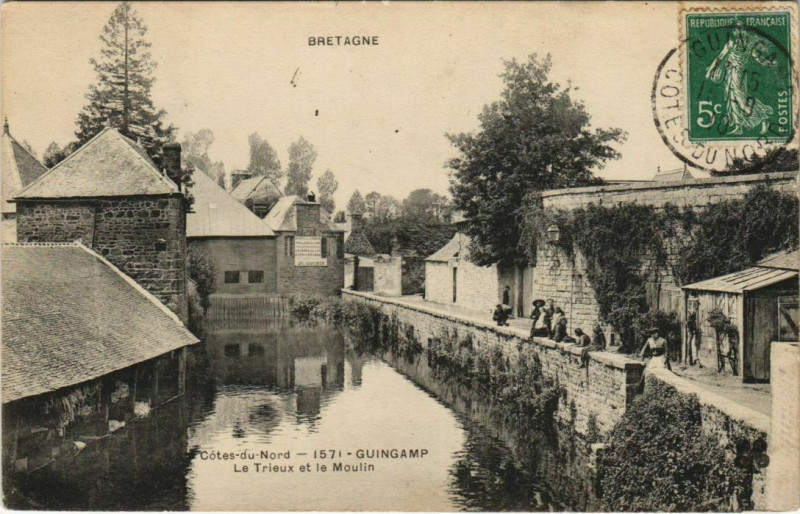 Carte postale ancienne Guingamp Le Trieux et le Moulin France à Guingamp