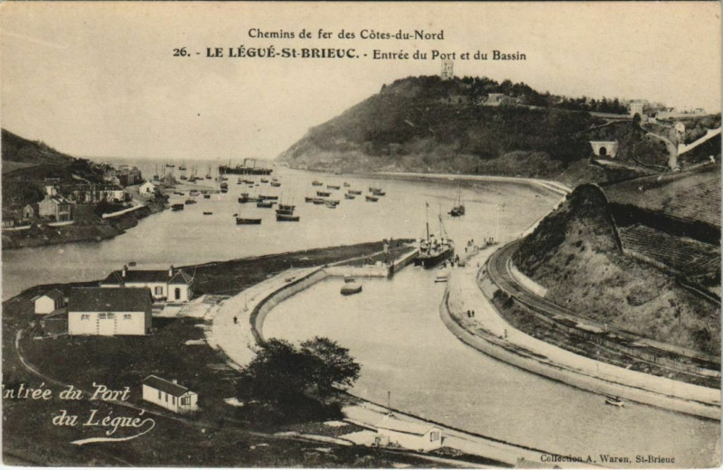 Carte postale ancienne Saint Brieuc Entree du Port et du Bassin France à Saint-Brieuc