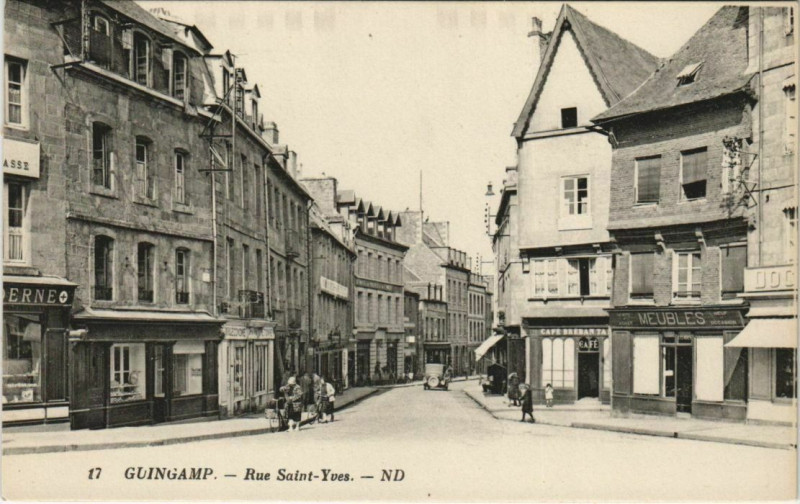 Carte postale ancienne Guingamp Rue Saint-Yves France à Guingamp