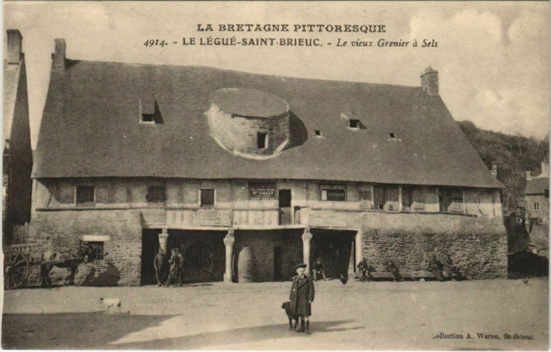 Carte postale ancienne Saint Brieuc Le vieux Grenier a Sels France à Saint-Brieuc