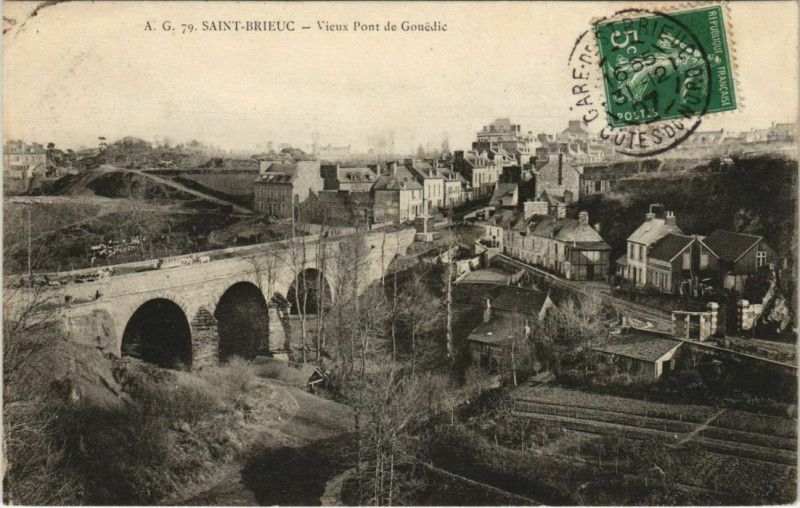 Carte postale ancienne Saint Brieuc Vieux Pont de Gouedic France à Saint-Brieuc