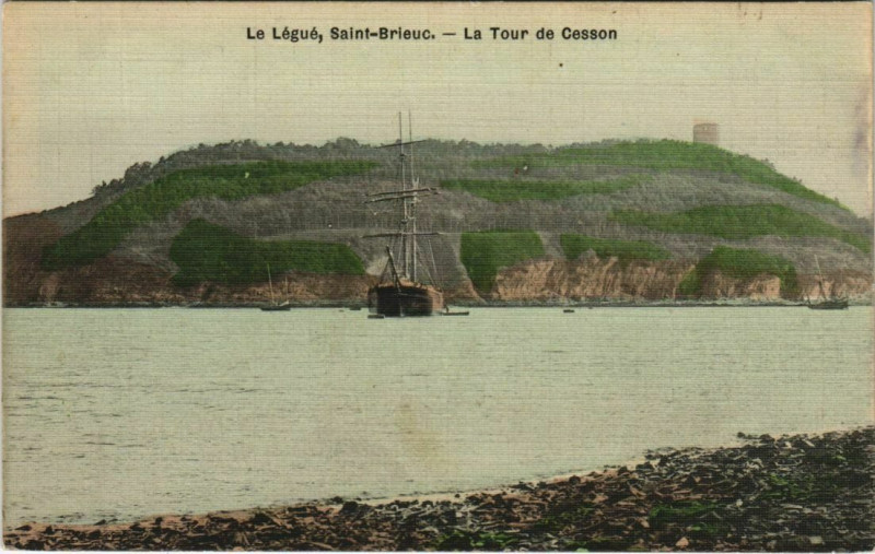 Carte postale ancienne Saint Brieuc La Tour de Cesson France à Saint-Brieuc