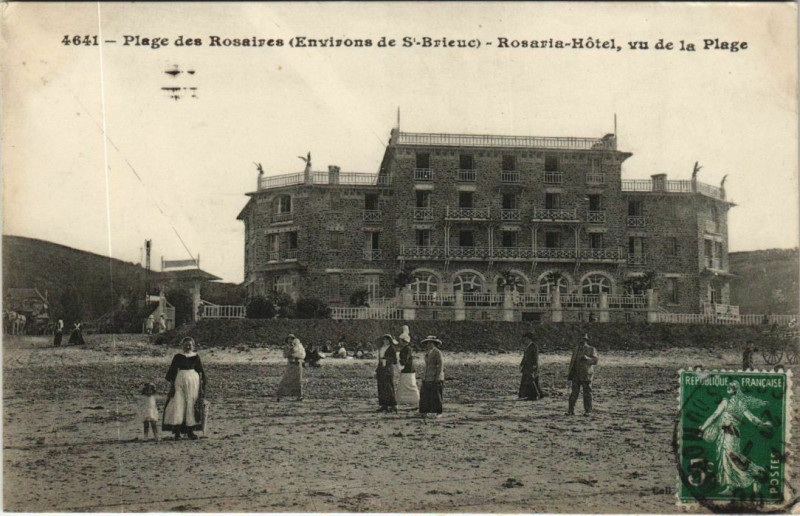 Carte postale ancienne Saint Brieuc Rosaria-Hotel, vu de la Plage France à Saint-Brieuc