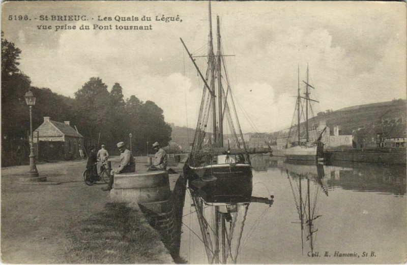 Carte postale ancienne Saint Brieuc Les Quais du Legue France à Saint-Brieuc