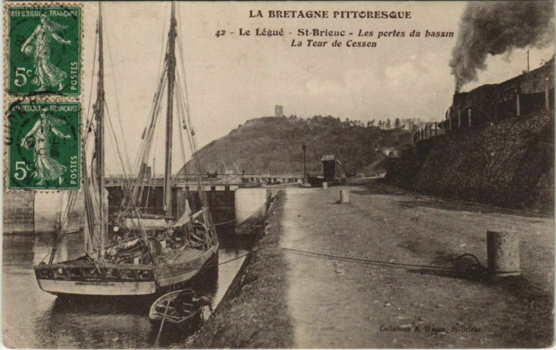 Carte postale ancienne Saint Brieuc Les portes du bassin France à Saint-Brieuc