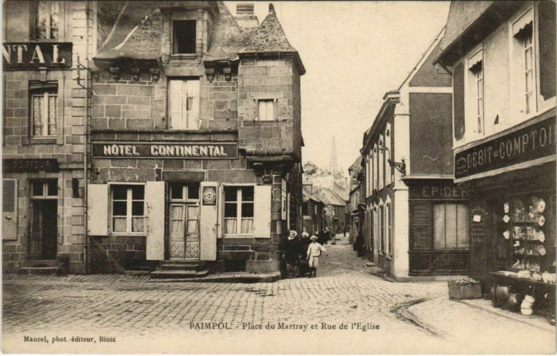 Carte postale ancienne Paimpol Place du Martray et Rue de l'Eglise France à Paimpol