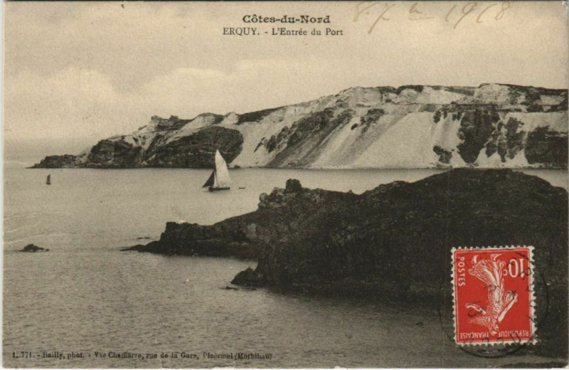 Carte postale ancienne Erquy L'Entree du Port France à Erquy