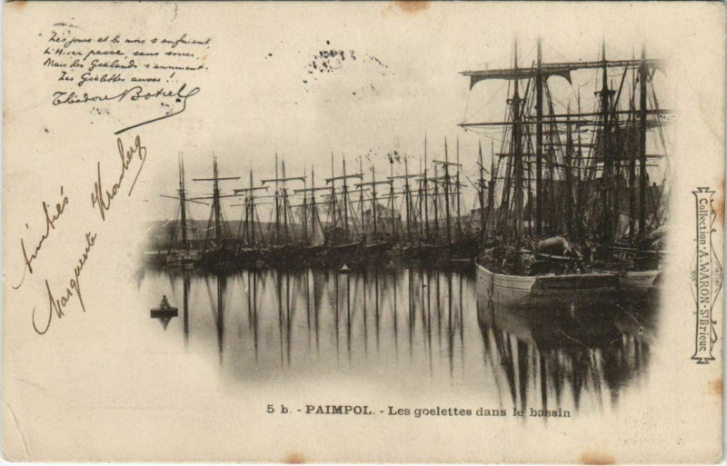 Carte postale ancienne Paimpol Les goelettes dans le bassin France à Paimpol