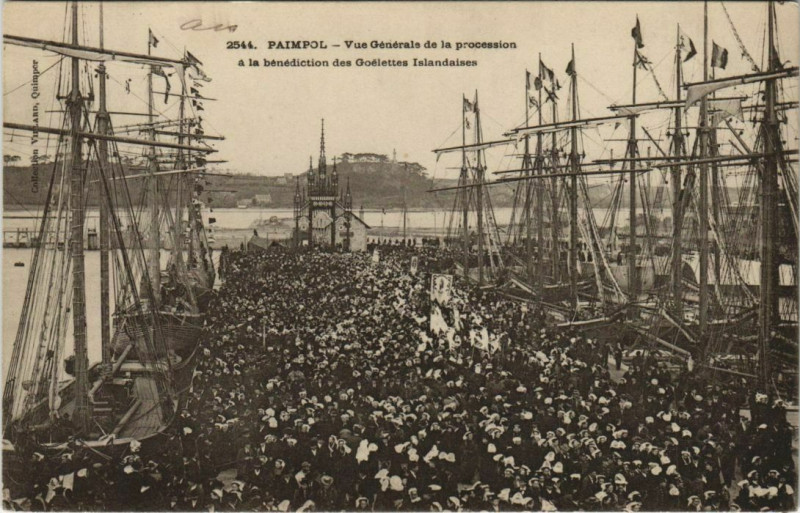Carte postale ancienne Paimpol Vue Generale de la Procession France à Paimpol