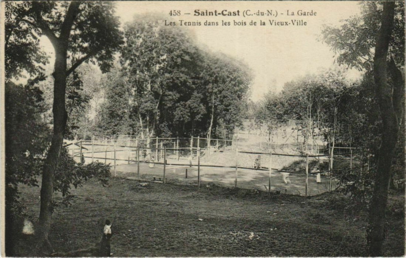 Carte postale ancienne St.Cast Les Tennis dans les bois France