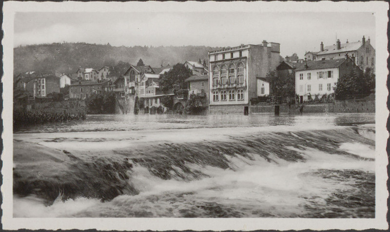 Carte postale ancienne Carte postale, Epinal, La Moselle par grande eau