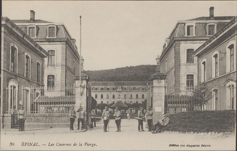 Carte postale ancienne Carte postale, Epinal, Les Casernes de la Vierge