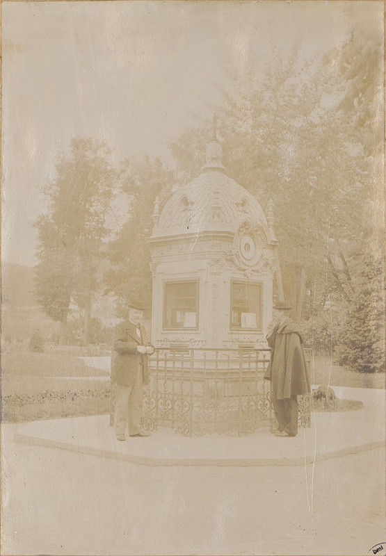 Carte postale ancienne Carte postale, Epinal, Monument météorologique 2