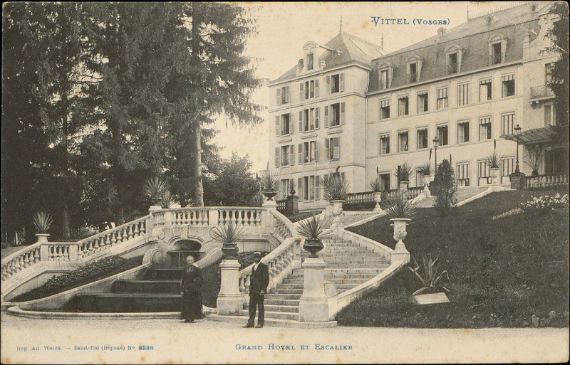 Carte postale ancienne Grand Hôtel et escalier de Vittel