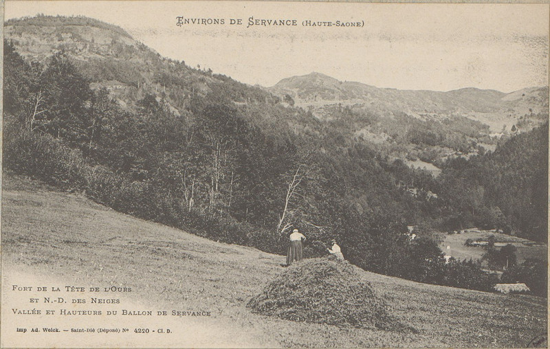 Carte postale ancienne Carte postale, Environs de Servance (Haute-Saone), Fort de la tête de l'ours et N.-D. des neiges, Vallée et hauteurs du ballon de Servance