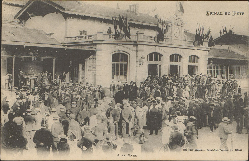 Carte postale ancienne Carte postale, A la Gare
