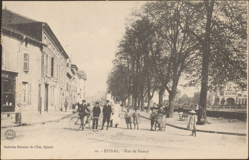 Carte postale ancienne Carte postale, Epinal, Rue de Nancy 2