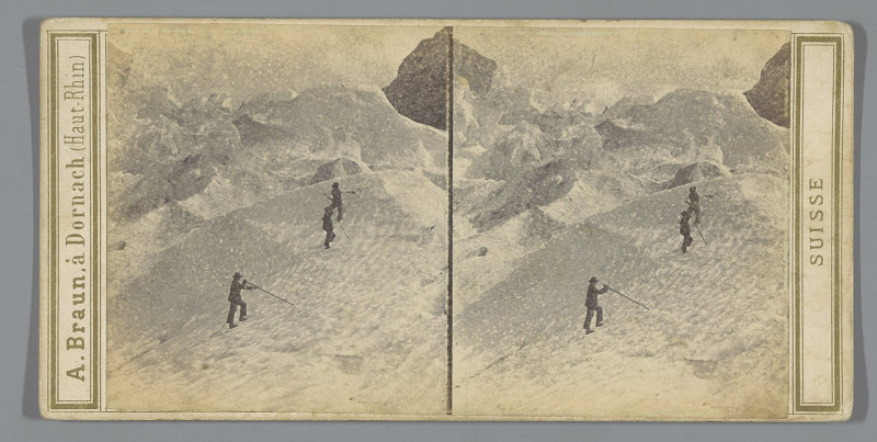 Carte postale ancienne Bergbeklimmers op de Obere Grindelwaldgletsjer in de Berner Alpen, Zwitserland Détail de glace au Glacier supérieur de Grindelwald (titel op object)