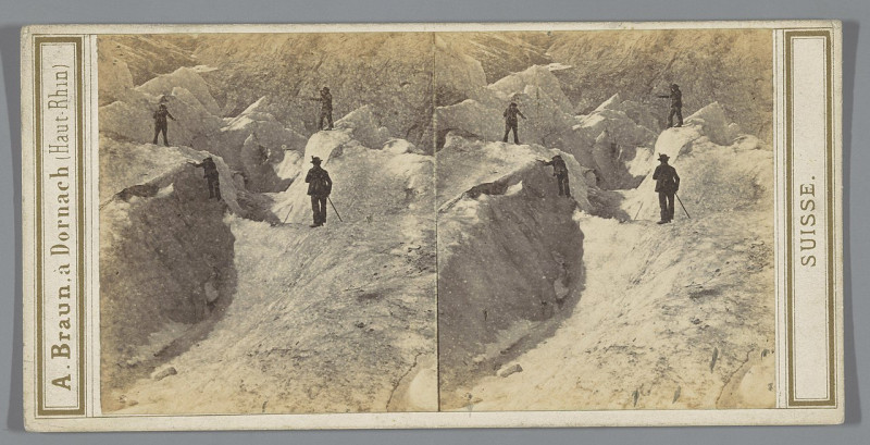Carte postale ancienne Bergbeklimmers op de Rosenlauigletsjer, Zwitserland Détail de glace au glacier de Rosenlaui (titel op object) Oberland Bernois (serietitel op object)