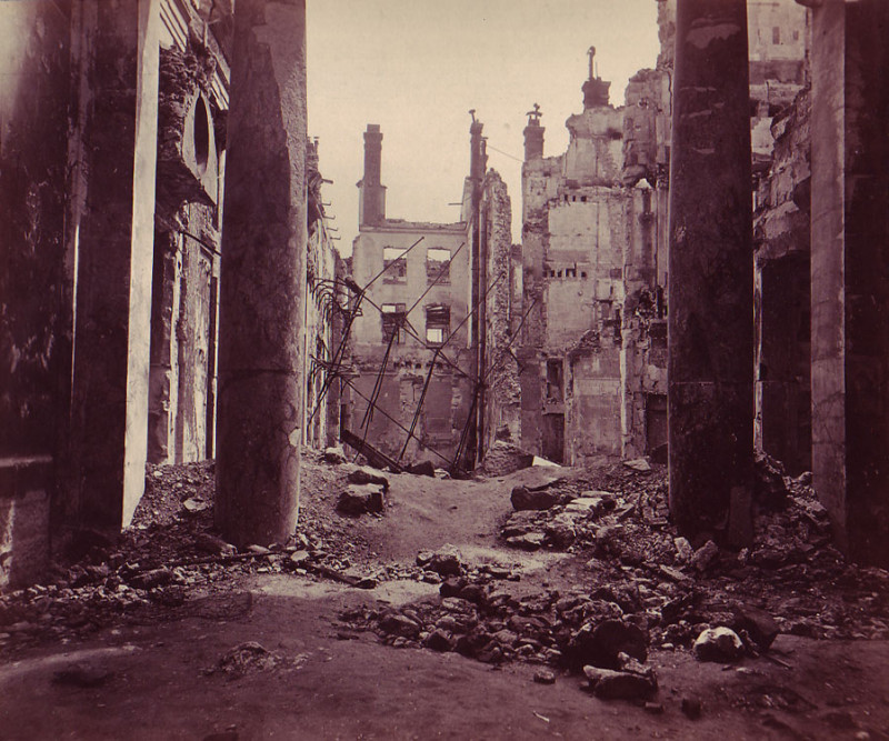 Carte postale ancienne Braun, Adolphe (1811-1877) - Paris, 1871 - Ruines du chateau de St Cloud