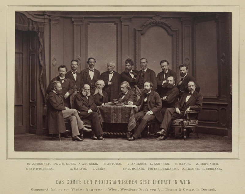 Carte postale ancienne Das Comite der Photographischen Gesellschaft in Wien 1877
