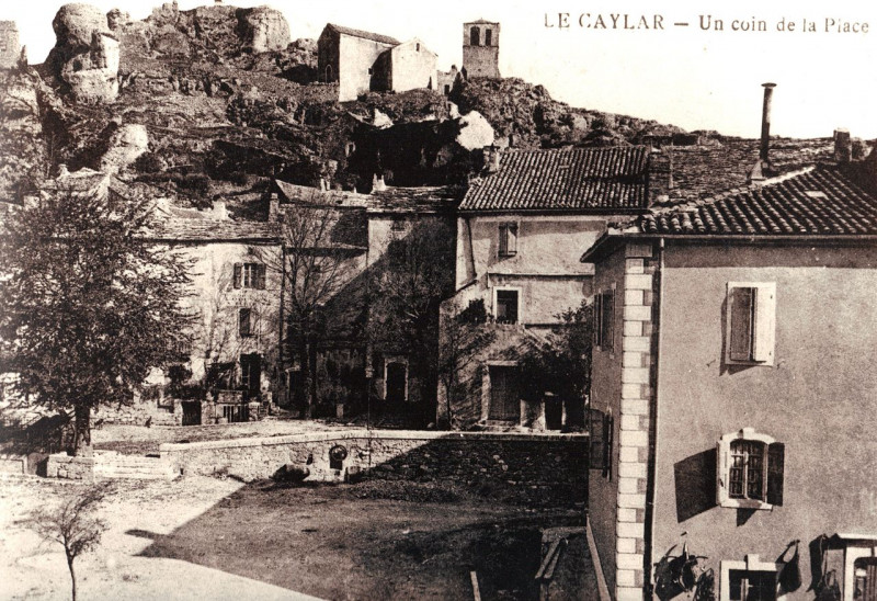 Carte postale ancienne Couvent du Camp Laurier , Le Caylar au Caylar