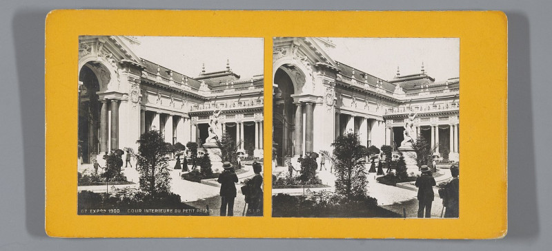Carte postale ancienne De binnenplaats van het Petit Palais tijdens de Wereldtentoonstelling van 1900 Expon 1900 Cour interieur du Petit Palais (titel op object), Rp-F-F1100