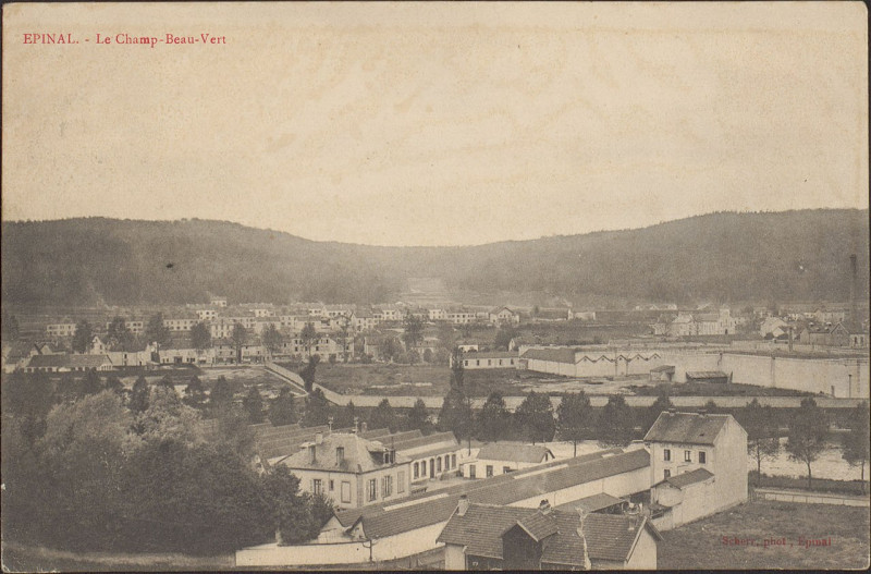 Carte postale ancienne Carte Postale, Epinal, Le Champ-Beau-Vert