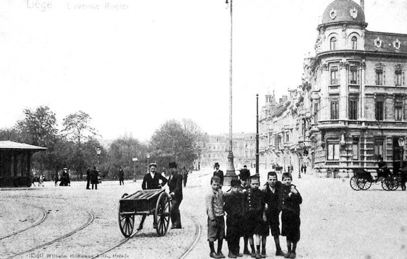 Carte postale ancienne Rogier 0006