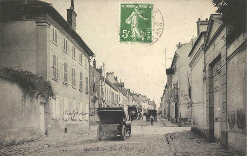 Carte postale ancienne Massy.Rue de Paris
