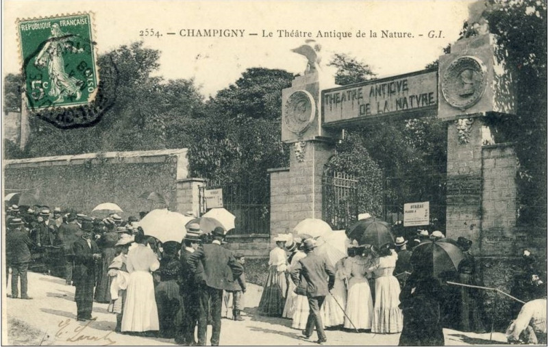 Carte postale ancienne Théâtre antique de la nature